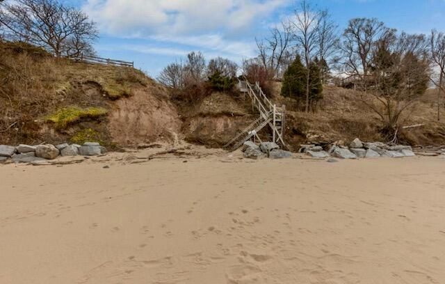 700 Mar-Lawn Drive, Manistee Twp, MI 49660