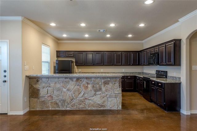 4303 Commando Trail, College Station, TX 77845