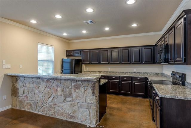 4303 Commando Trail, College Station, TX 77845