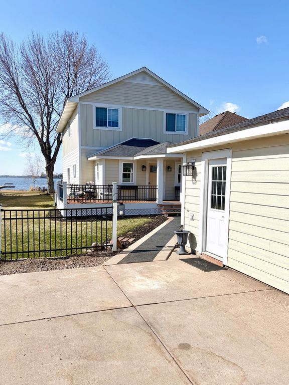 21760 Ideal Avenue N, Forest Lake, MN 55025