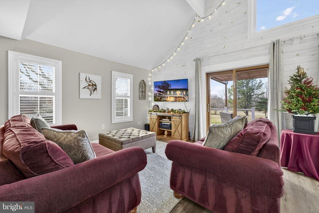 9666 SPRINGS RD, Warrenton, VA 20186