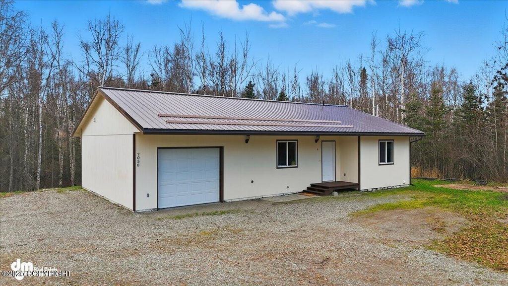 7050 W Highcrest Lane, Wasilla, AK 99623
