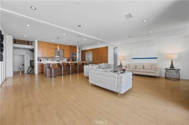 5277 E Ocean, Long Beach, CA 90803