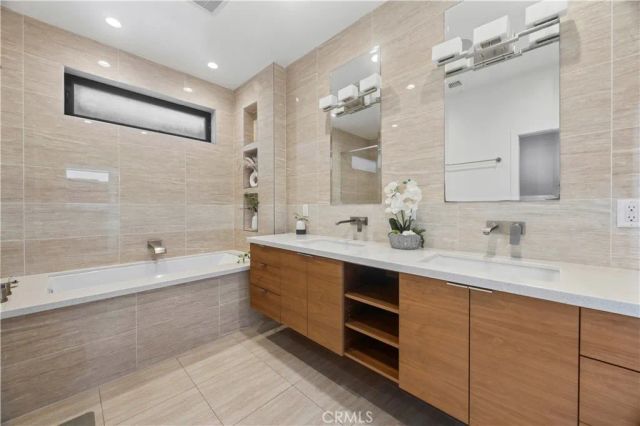 5277 E Ocean, Long Beach, CA 90803