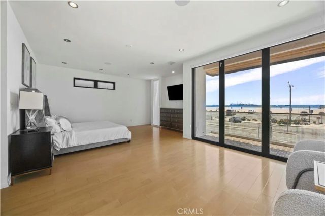 5277 E Ocean, Long Beach, CA 90803