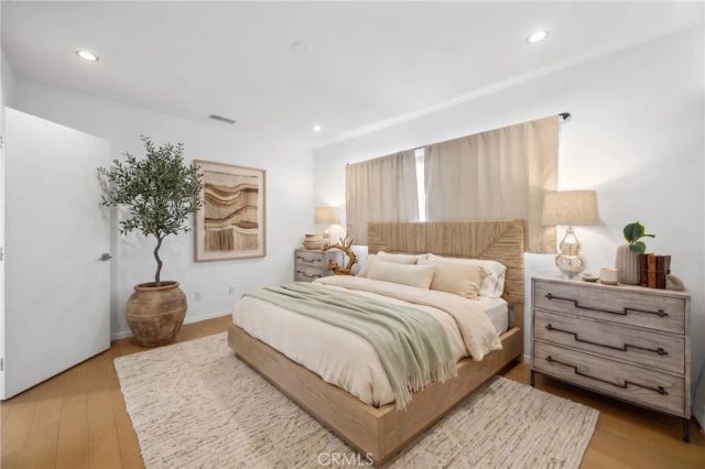 5277 E Ocean, Long Beach, CA 90803