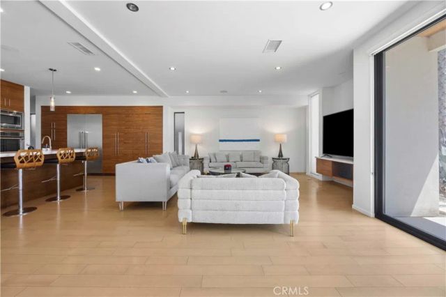 5277 E Ocean, Long Beach, CA 90803