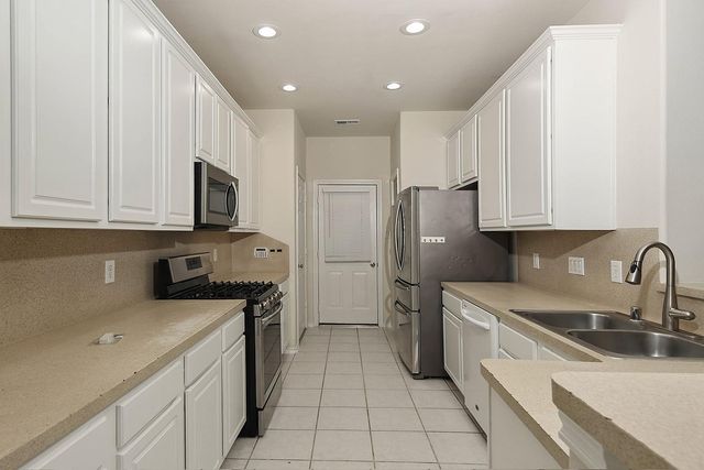 102 Blue Creek, The Woodlands, TX 77382