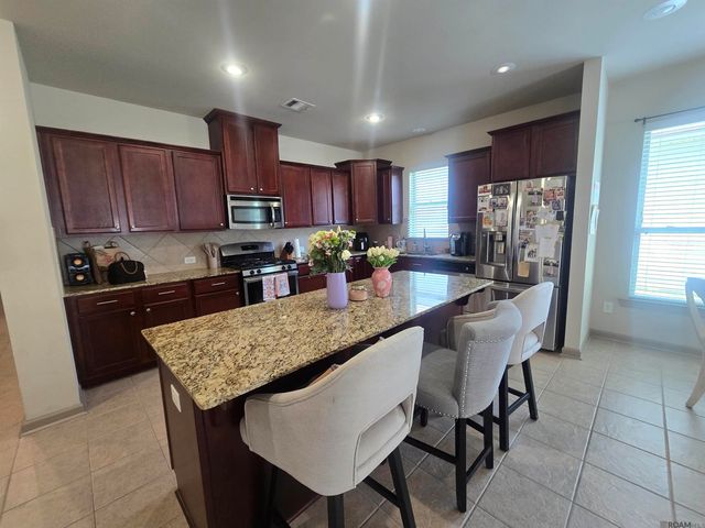 1412 Alouette Dr, Baton Rouge, LA 70820