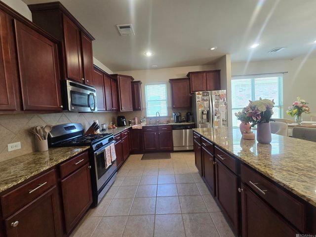 1412 Alouette Dr, Baton Rouge, LA 70820