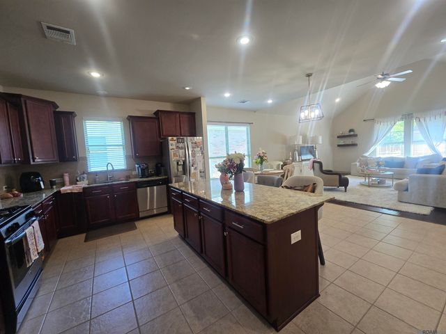 1412 Alouette Dr, Baton Rouge, LA 70820