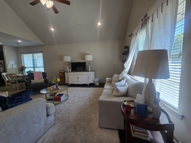 1412 Alouette Dr, Baton Rouge, LA 70820