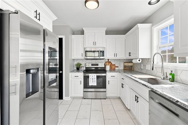 241 Cool Water Court, Boiling Springs, SC 29316