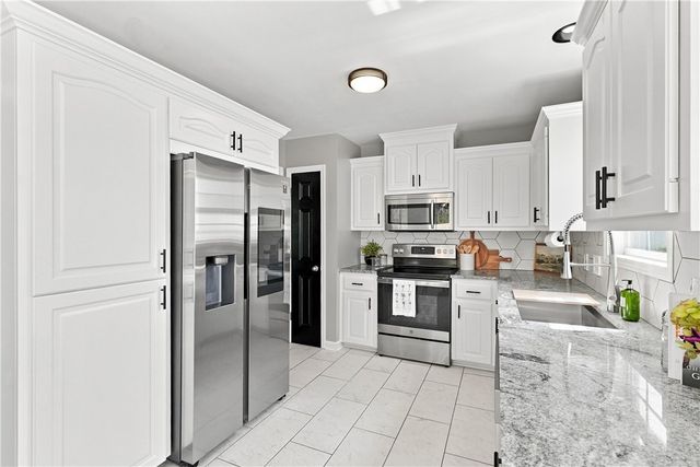 241 Cool Water Court, Boiling Springs, SC 29316