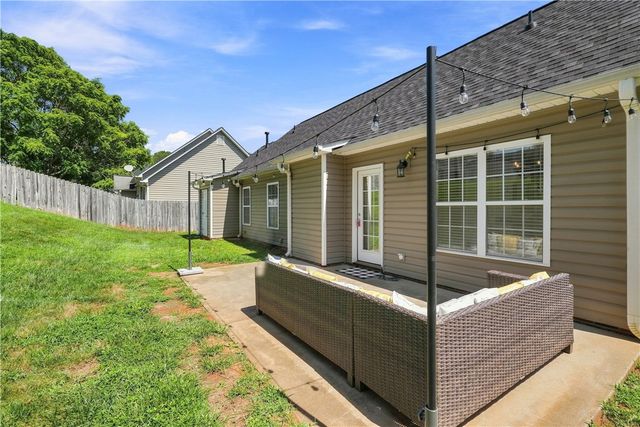 241 Cool Water Court, Boiling Springs, SC 29316