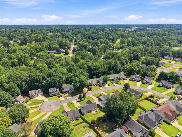 241 Cool Water Court, Boiling Springs, SC 29316
