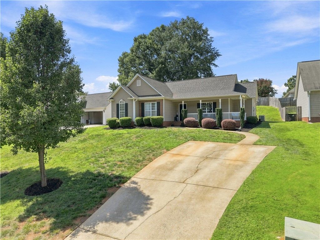 241 Cool Water Court, Boiling Springs, SC 29316