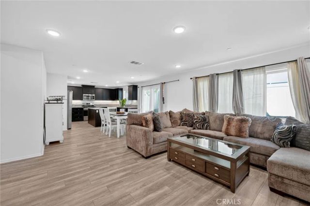 32970 Pacifica Pl, Lake Elsinore, CA 92530