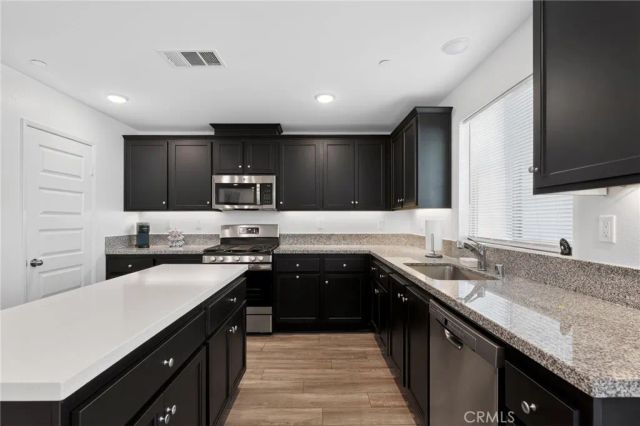 32970 Pacifica Pl, Lake Elsinore, CA 92530