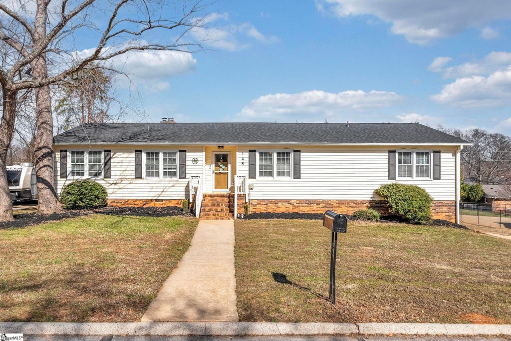 145 Oak Park Drive, Mauldin, SC 29662