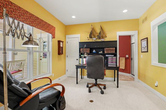 4492 Oak Arbor Drive NE, Grand Rapids, MI 49525