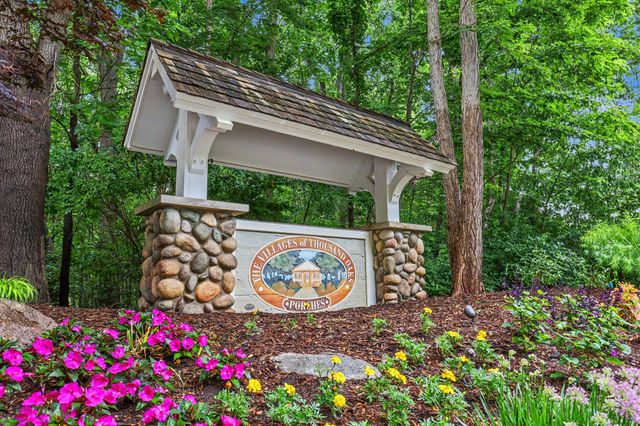 4492 Oak Arbor Drive NE, Grand Rapids, MI 49525