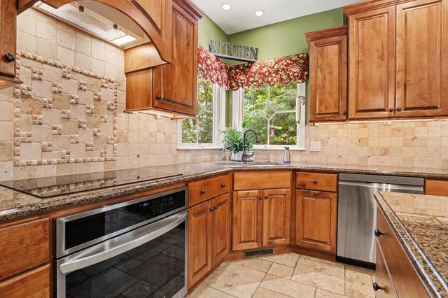 4492 Oak Arbor Drive NE, Grand Rapids, MI 49525