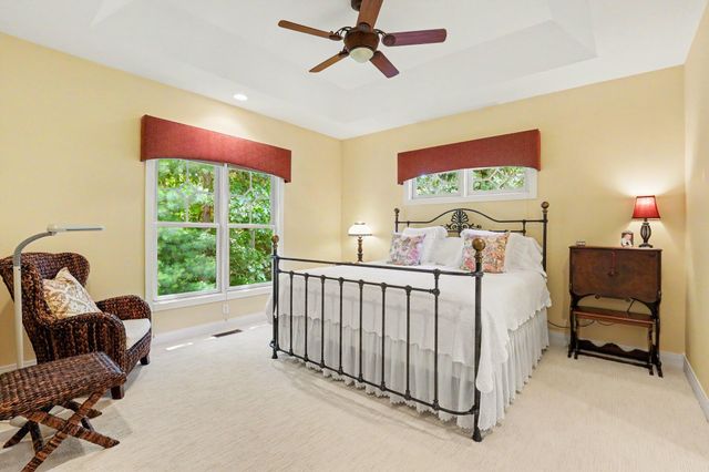 4492 Oak Arbor Drive NE, Grand Rapids, MI 49525