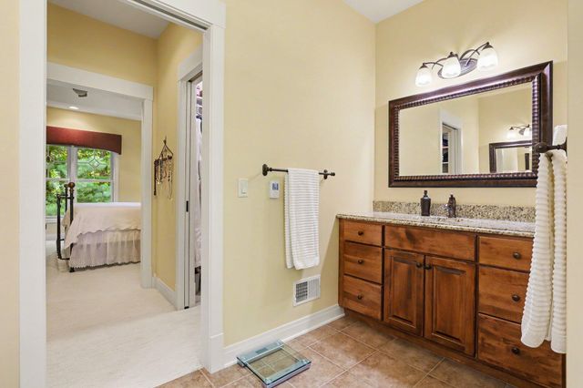 4492 Oak Arbor Drive NE, Grand Rapids, MI 49525