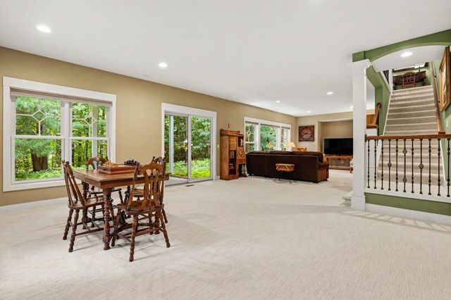 4492 Oak Arbor Drive NE, Grand Rapids, MI 49525