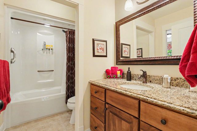 4492 Oak Arbor Drive NE, Grand Rapids, MI 49525
