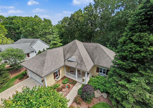 4492 Oak Arbor Drive NE, Grand Rapids, MI 49525