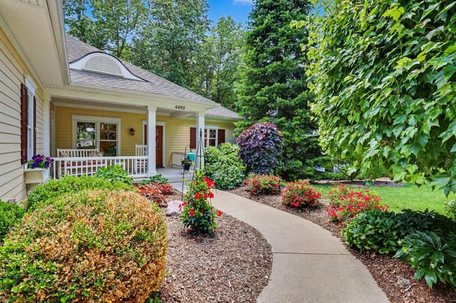 4492 Oak Arbor Drive NE, Grand Rapids, MI 49525