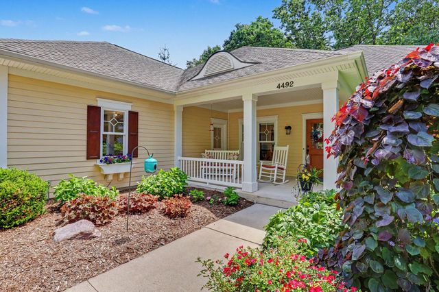 4492 Oak Arbor Drive NE, Grand Rapids, MI 49525