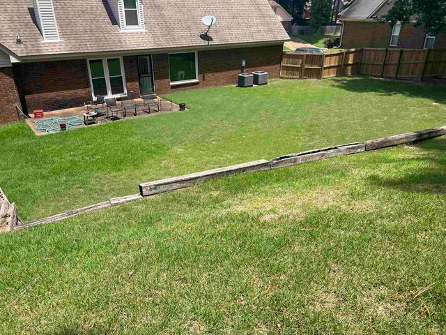 2683 MORNING WOODS DR, Memphis, TN 38016