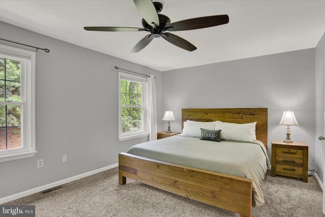 4194 NANTUCKET DR, Mechanicsburg, PA 17050