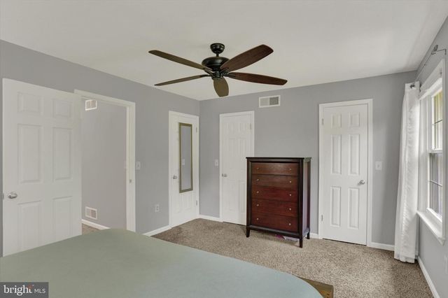 4194 NANTUCKET DR, Mechanicsburg, PA 17050