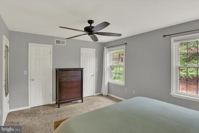 4194 NANTUCKET DR, Mechanicsburg, PA 17050