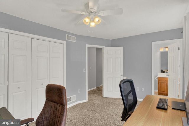 4194 NANTUCKET DR, Mechanicsburg, PA 17050