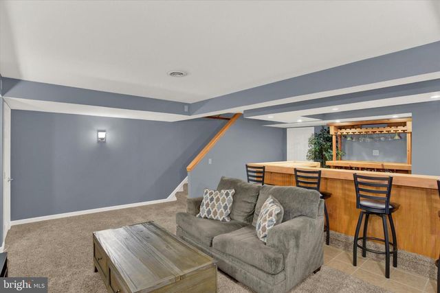 4194 NANTUCKET DR, Mechanicsburg, PA 17050