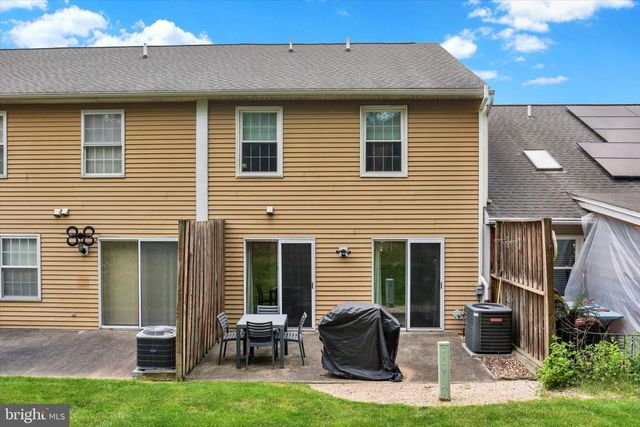 4194 NANTUCKET DR, Mechanicsburg, PA 17050