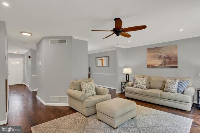 4194 NANTUCKET DR, Mechanicsburg, PA 17050