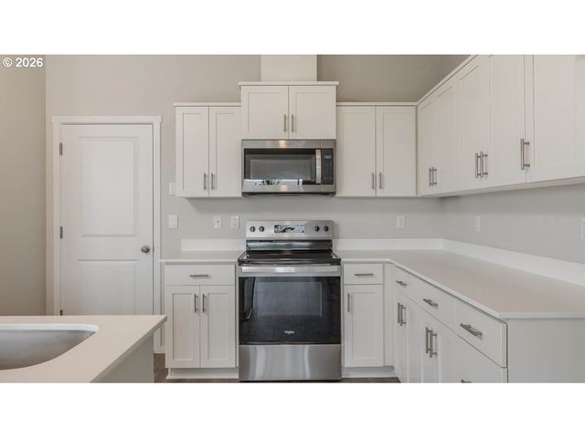 3703 Sw 36th St, Gresham, OR 97080