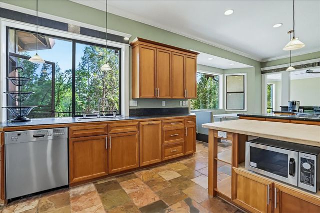 10304 Banner Lava Cap Rd, Nevada City, CA 95959