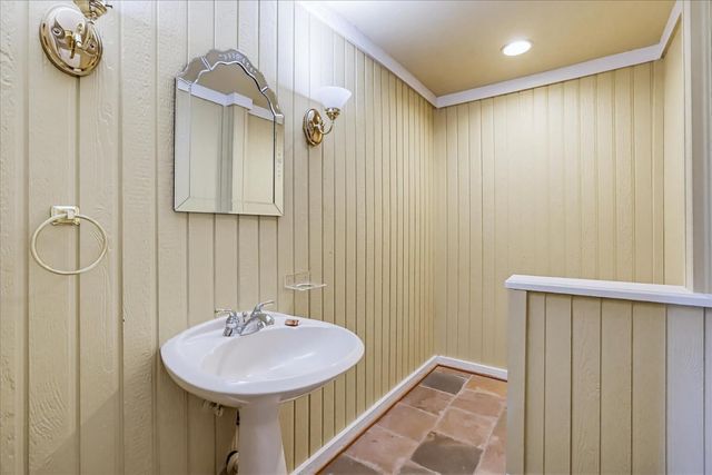 10304 Banner Lava Cap Rd, Nevada City, CA 95959