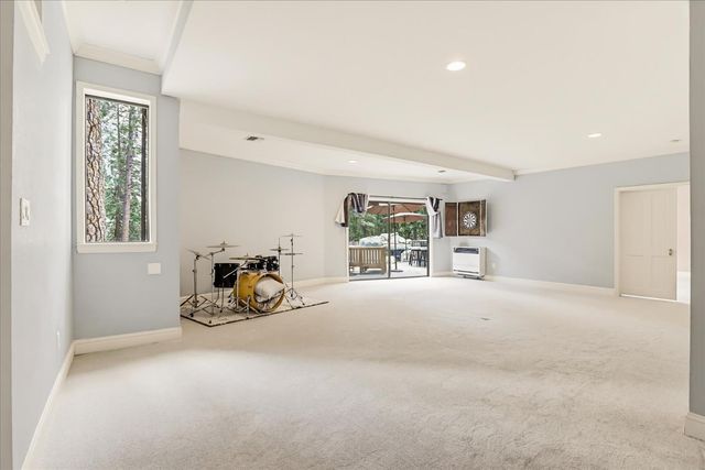 10304 Banner Lava Cap Rd, Nevada City, CA 95959