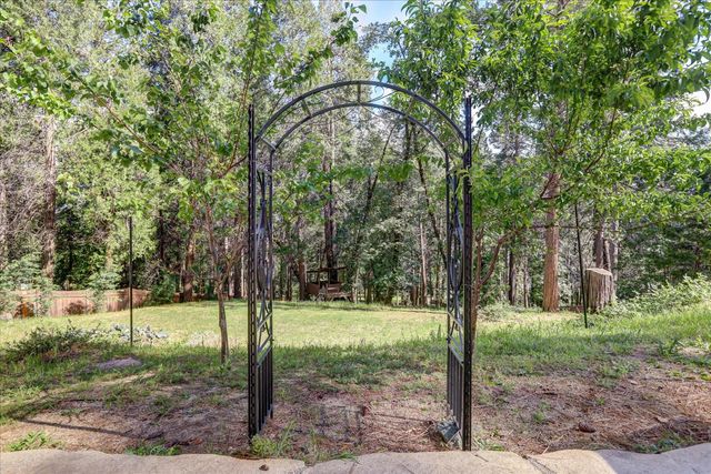 10304 Banner Lava Cap Rd, Nevada City, CA 95959