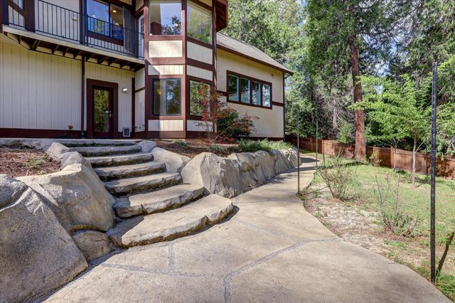 10304 Banner Lava Cap Rd, Nevada City, CA 95959