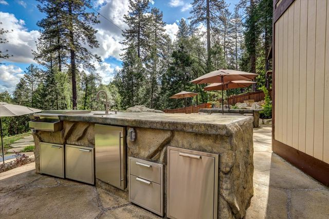 10304 Banner Lava Cap Rd, Nevada City, CA 95959