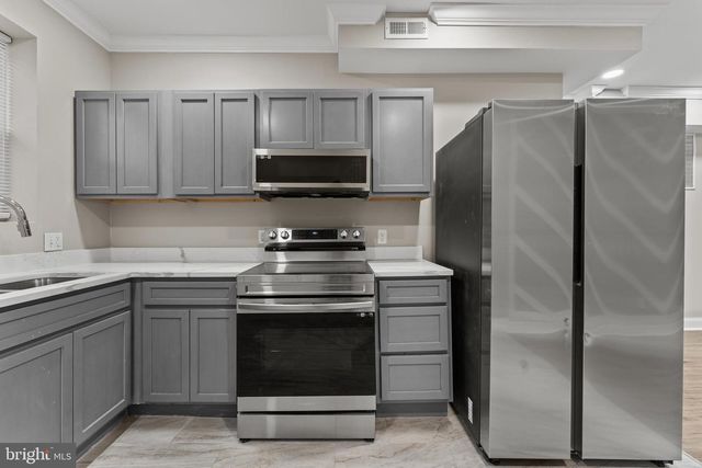 2560 ROBB ST, Baltimore, MD 21218